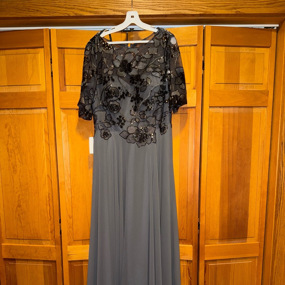 Elegant Black and Gray Floral Long Sleeve Dress